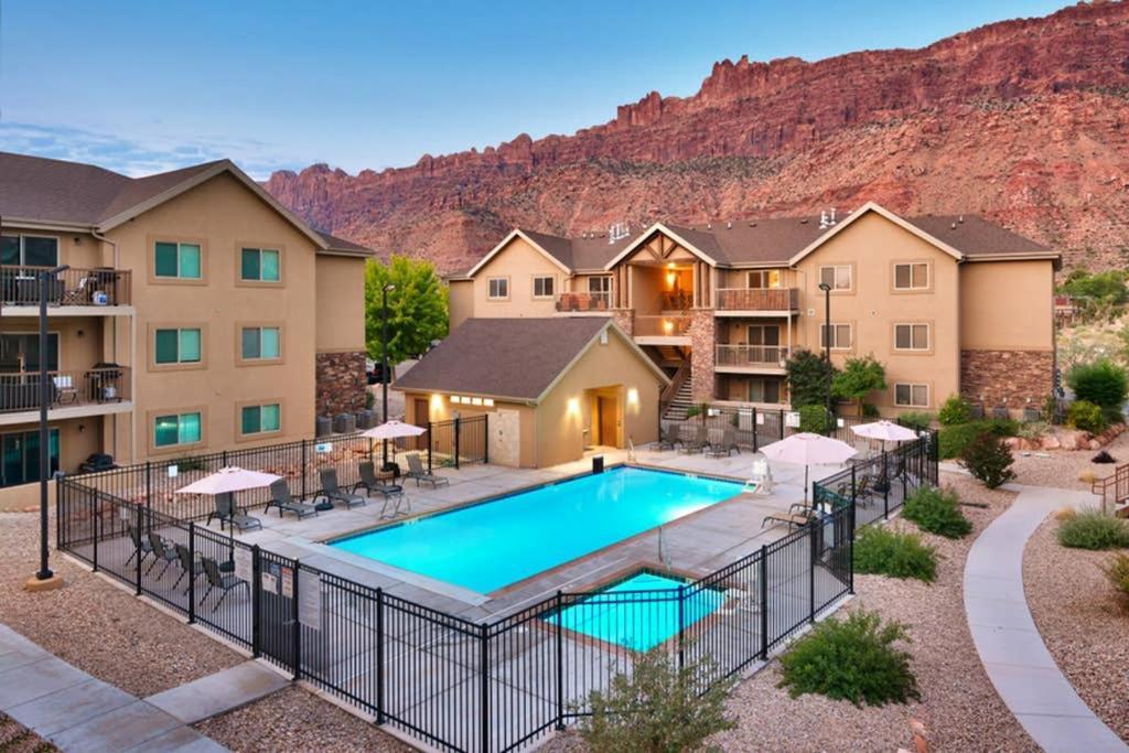 5D New Redcliff Condo, Pool & Hot Tub Moab Kültér fotó